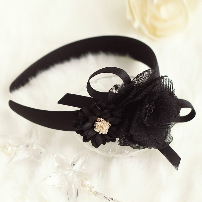 Chiffon Flower Decoration Headband - เครื่องประดับผม - วัสดุอื่นๆ สีดำ