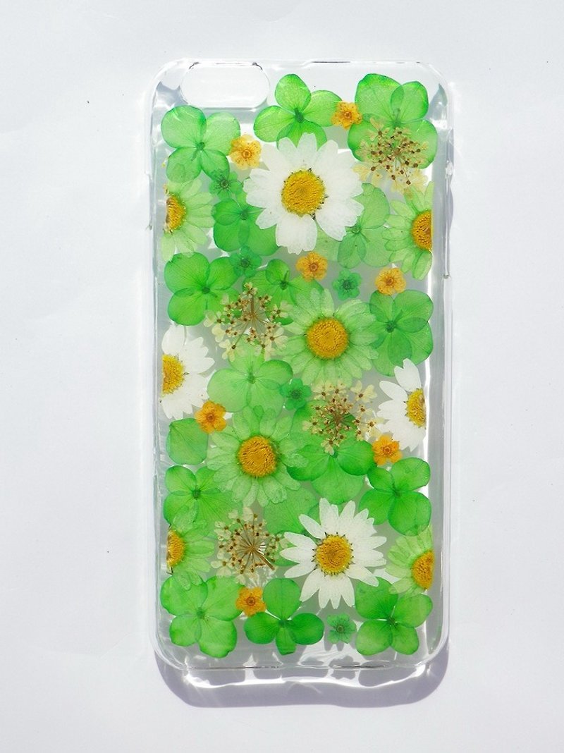 Handmade phone case, Pressed flowers phone case, iphone 6 plus phone case - เคส/ซองมือถือ - พลาสติก สีเขียว