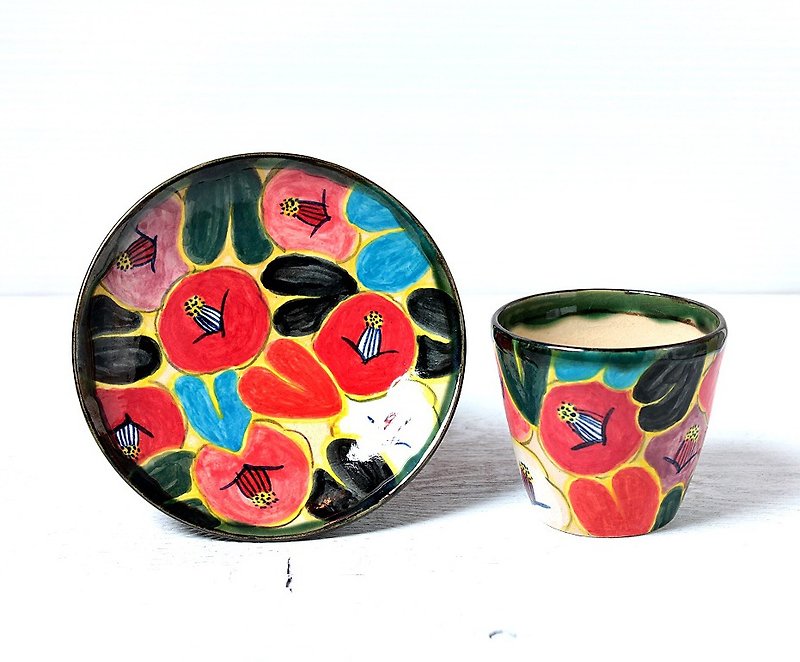 Free cup set of camellia (black leaves) - Teapots & Teacups - Pottery Multicolor