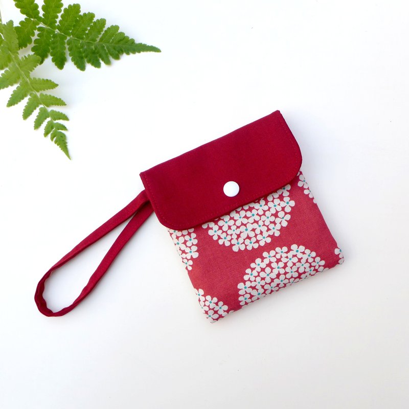 Multifunctional storage bag [red orange bottom hydrangea] / mask storage bag / sanitary napkin bag / facial tissue cover - Toiletry Bags & Pouches - Cotton & Hemp 