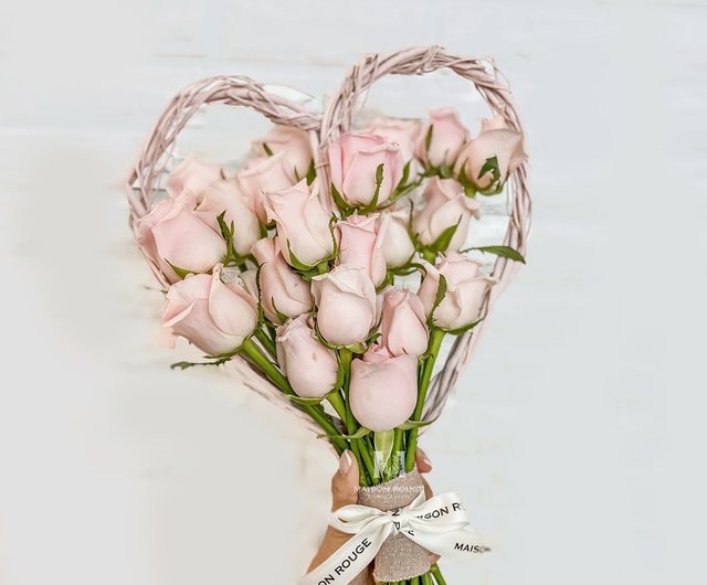 Single flower without withered big rose gradient pink Korean style bouquet  - Shop Atelier Paloya Dried Flowers & Bouquets - Pinkoi