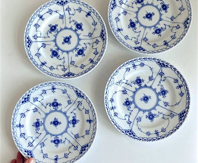 Plate, Blue fluted Half lace collection, 17 cm, Royal Copenhagen - Shop  OneMoreDeal Plates & Trays - Pinkoi