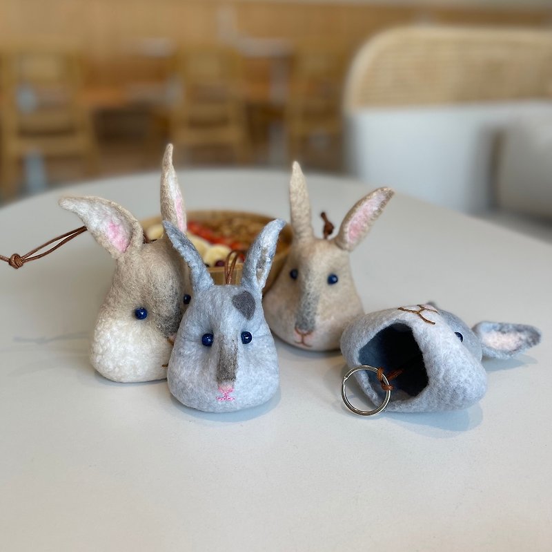 Betweenstops Animal Series - Rabbit Head Keychain Pendant - Keychains - Wool Gray