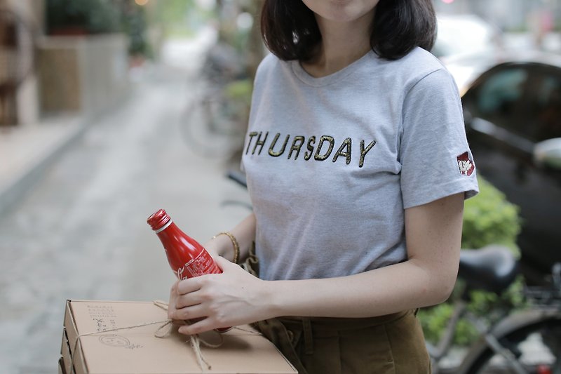 台灣雲豹Thursday 短袖T恤 - 女 T 恤 - 棉．麻 灰色