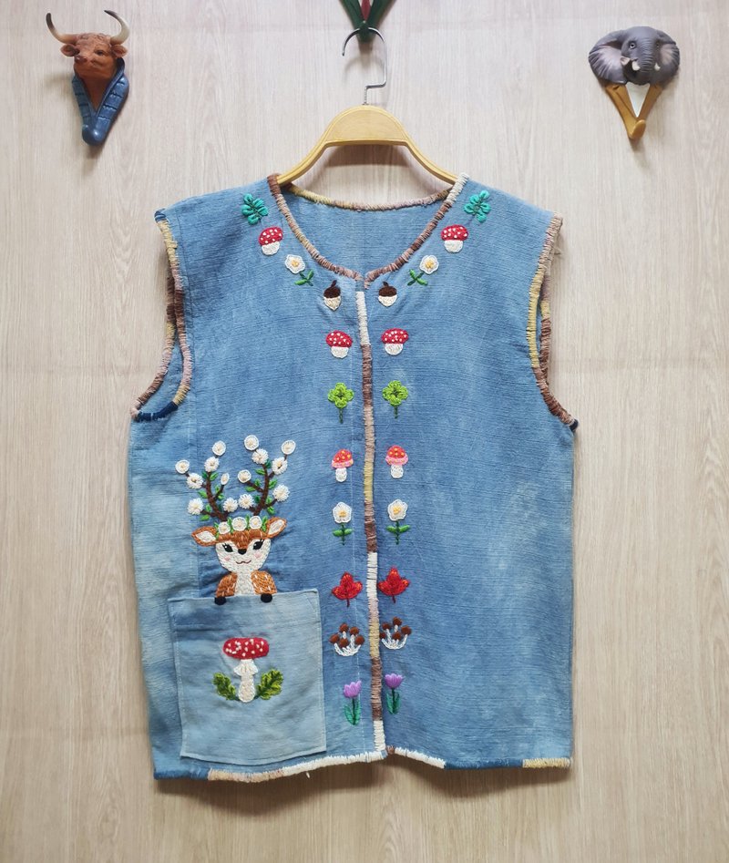 Hand Embroidery Blouse, Cotton Fabric, Natural Dye, Flower, Deer, Mushroom - Women's Tops - Thread Blue