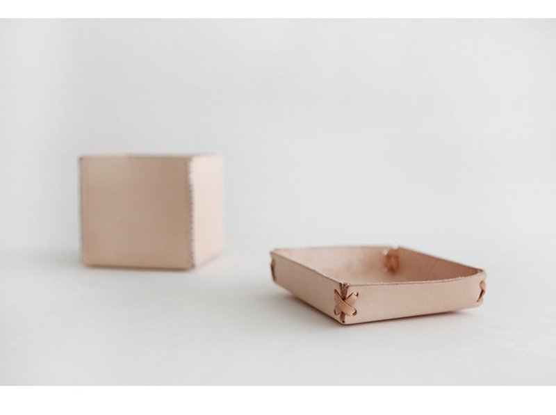 leather-shop jewelry box - กล่องเก็บของ - กระดาษ 