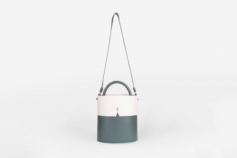 Gaia Bucket Bag 素皮革 水桶包 手提包 側背包 綠色x米白色 - 側背包/斜背包 - 人造皮革 綠色