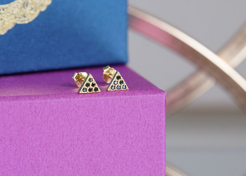 【S925/18K】Black CZ Triangle Stud Earrings - Earrings & Clip-ons - Other Metals 