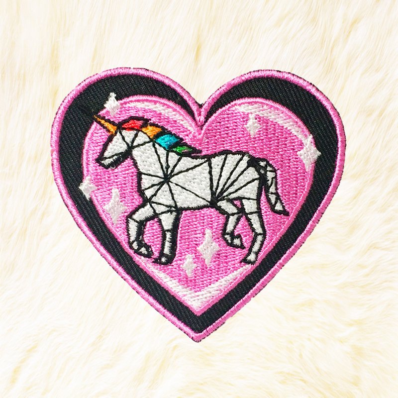 Unicorn Heart Iron on Patch Buy 3 Get 1 Free - 編織/刺繡/羊毛氈/縫紉 - 繡線 粉紅色