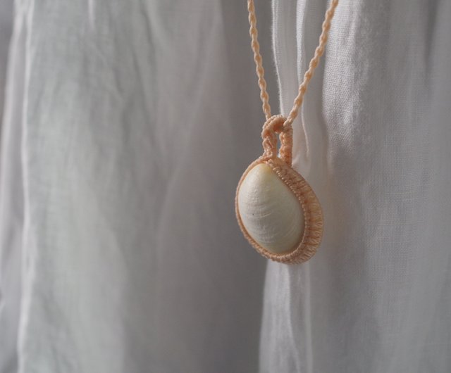 Macrame shell necklace deals