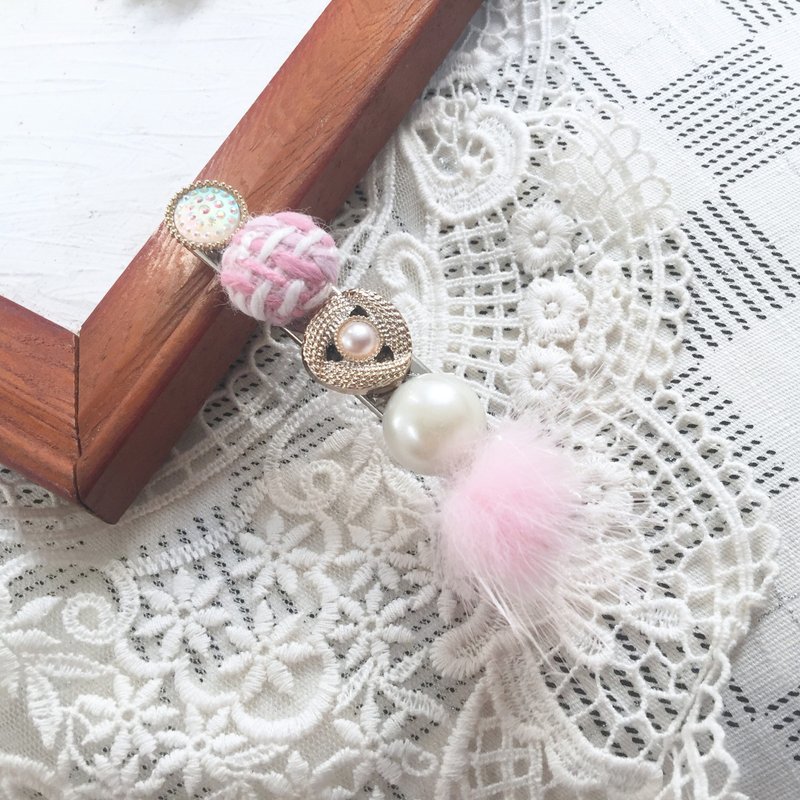 Sweetheart Pink / Small Fragrant Hair Ball Pearl Banana Clip Intersection Clip Spring Clip Side Clip Spring Clip - เครื่องประดับผม - วัสดุอื่นๆ สึชมพู