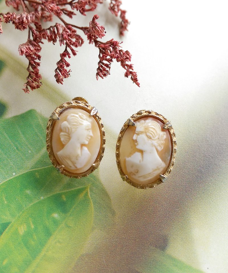 Vintage Jewelry 西洋古董飾品 RICHELIEU CAMEO 仕女 夾式耳環 - 耳環/耳夾/耳骨夾 - 其他金屬 金色