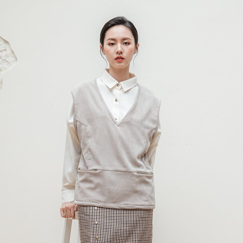 [Classic original] Calm_Xiao Mo suede vest_CLT505_茶白 - เสื้อกั๊กผู้หญิง - ผ้าฝ้าย/ผ้าลินิน สีกากี