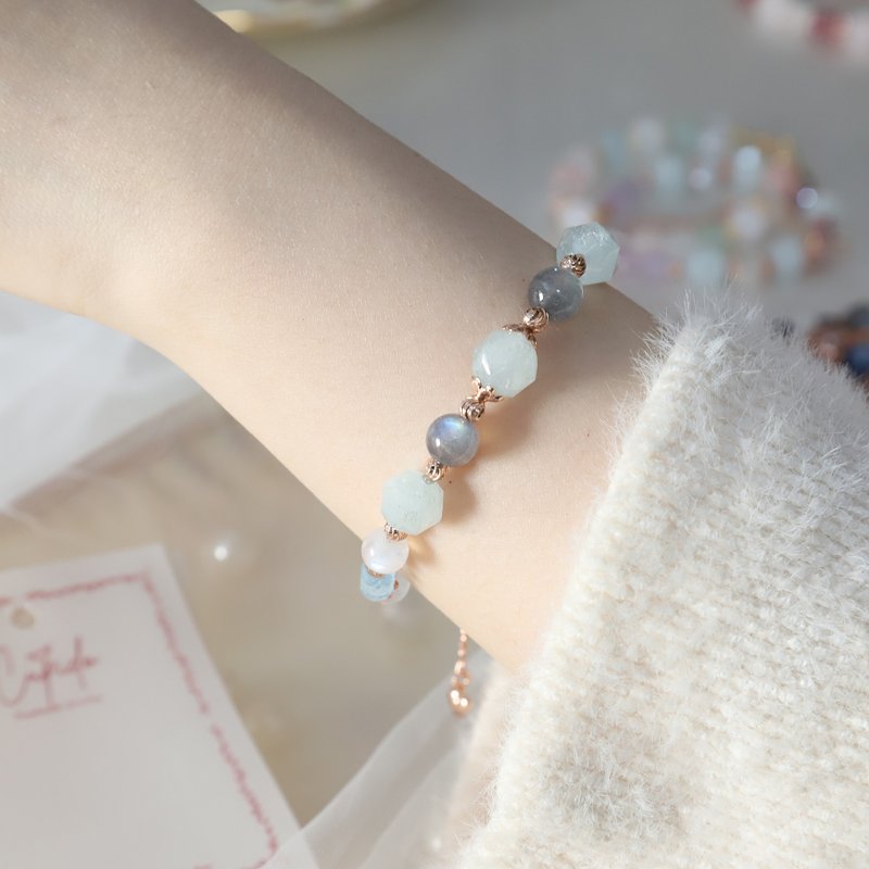 Aquamarine Labradorite Natural Crystal Bracelet / Best Friend Gift / Christmas Gift - สร้อยข้อมือ - คริสตัล สีน้ำเงิน
