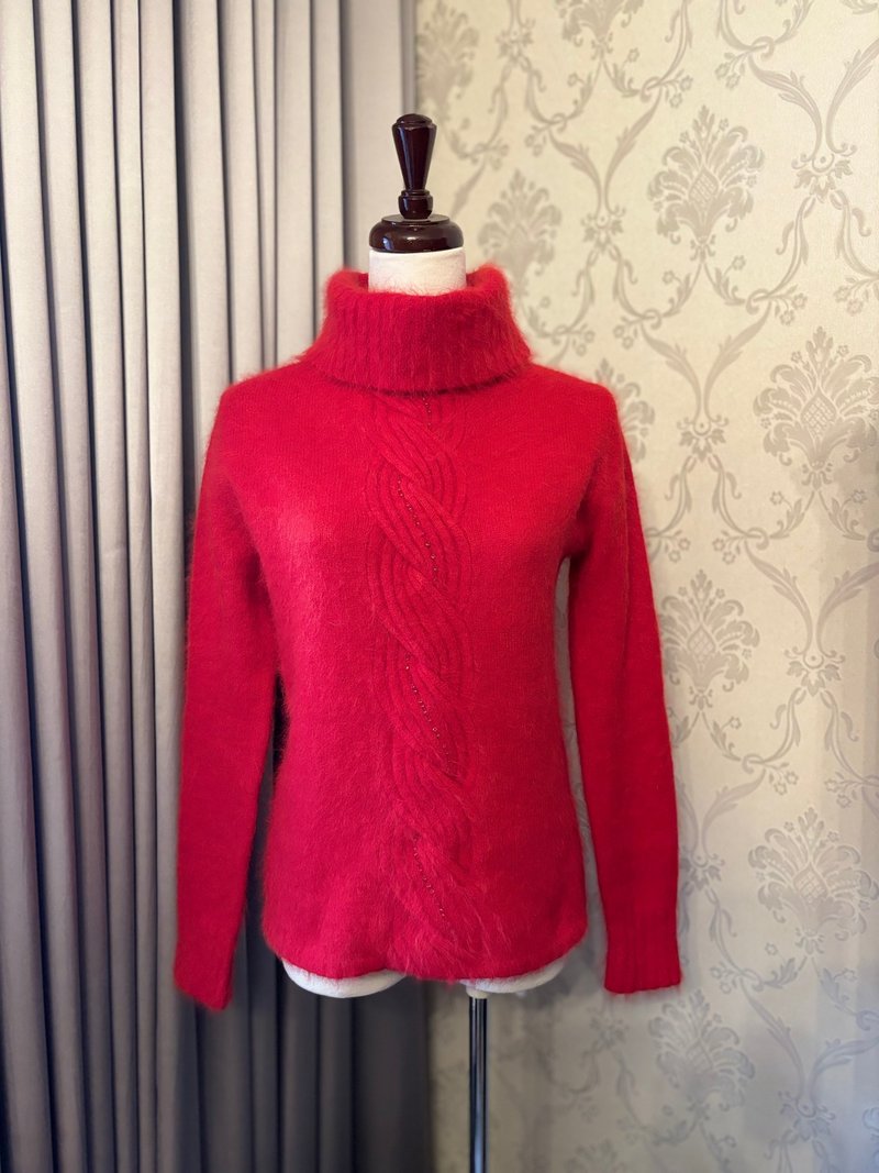 Pure angora spiral beaded turtleneck vintage sweater - สเวตเตอร์ผู้หญิง - ขนแกะ สีแดง