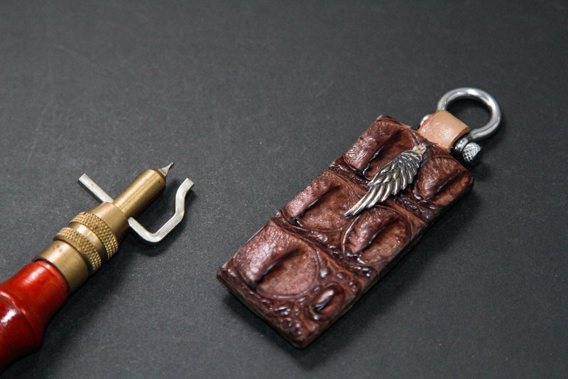 Genuine crocodile leather key chain - ที่ห้อยกุญแจ - หนังแท้ สีนำ้ตาล