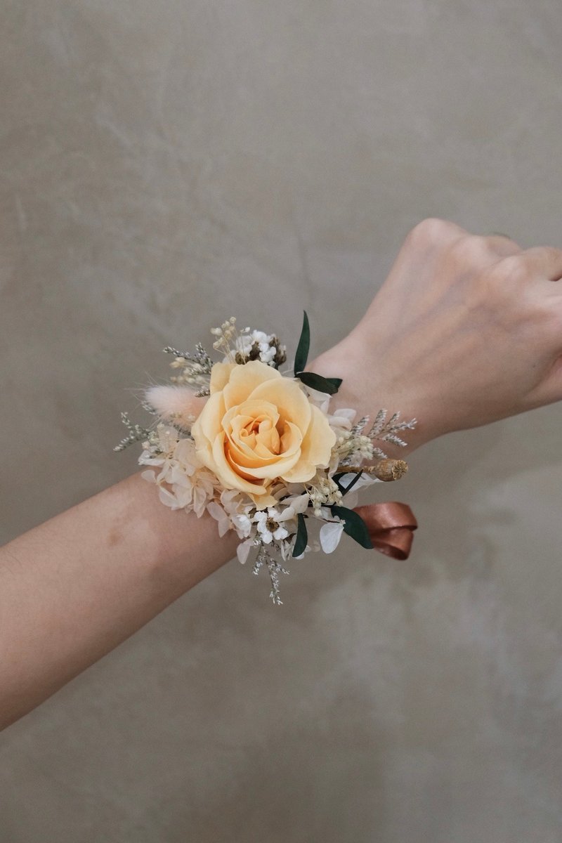 Bride / Bridesmaid Wrist Flower [Yellow Chestnut] - Wedding / Immortal Flower - เข็มกลัด/ข้อมือดอกไม้ - พืช/ดอกไม้ สีเหลือง