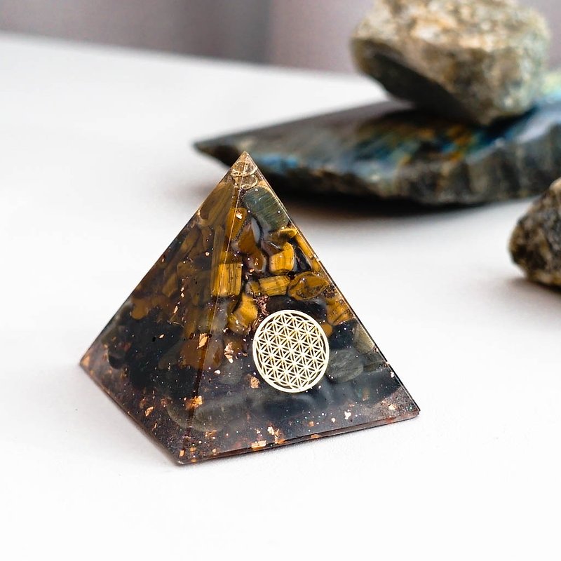 Pre-order [Stone's Eye, Stone] Orgonite Crystal Power Pyramid Orgonite 5x5 cm - ของวางตกแต่ง - คริสตัล สีนำ้ตาล