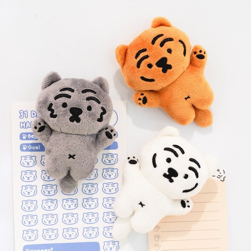 Lying Fat Tiger and Three Tiger Doll Magnets (three types in total) - ของวางตกแต่ง - เส้นใยสังเคราะห์ 