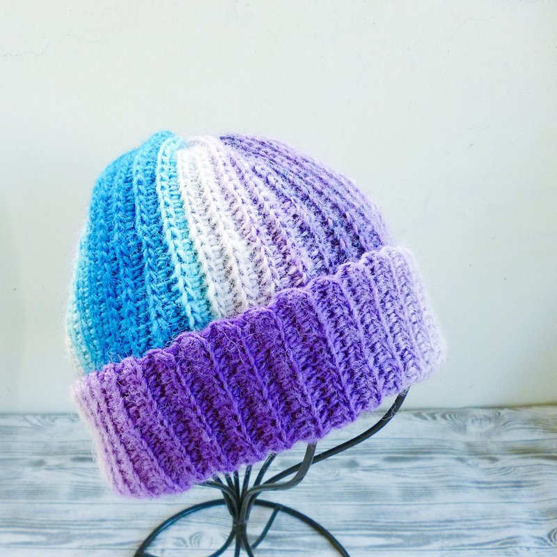 Aurora Gradient Dyed Wool Hand Knitted Hat Woolen Hat - หมวก - ขนแกะ สีน้ำเงิน