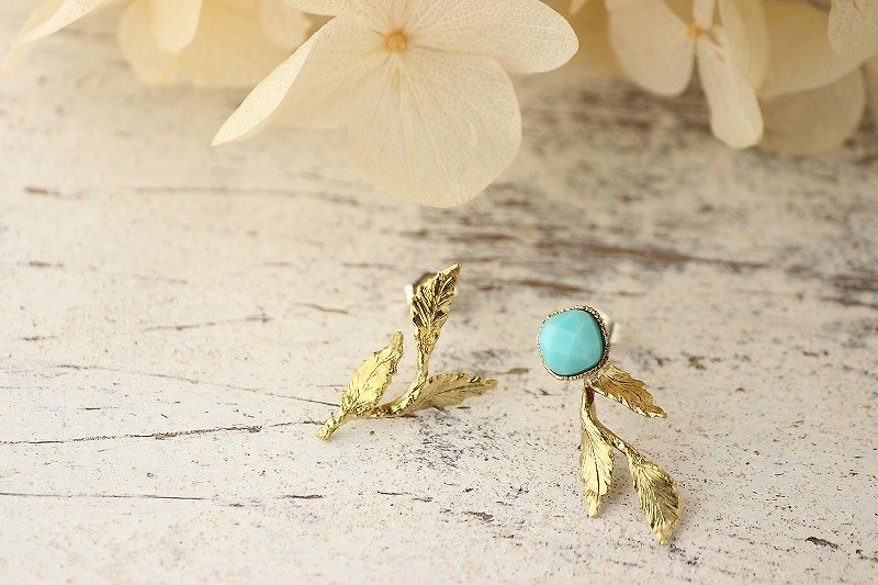 Turquoise Botanical Pierce (brass) - Earrings & Clip-ons - Gemstone Blue