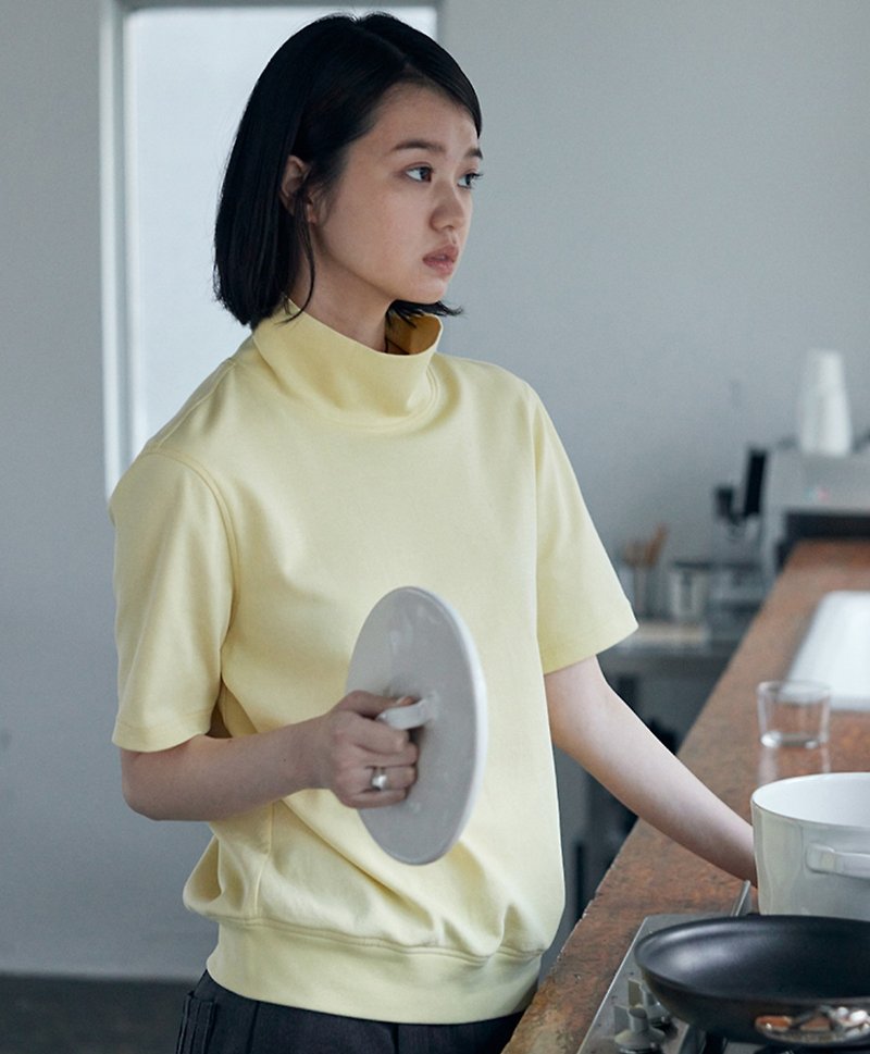 Japanese retro back collar button down short sleeve T-shirt - เสื้อยืดผู้หญิง - วัสดุอื่นๆ สีเหลือง