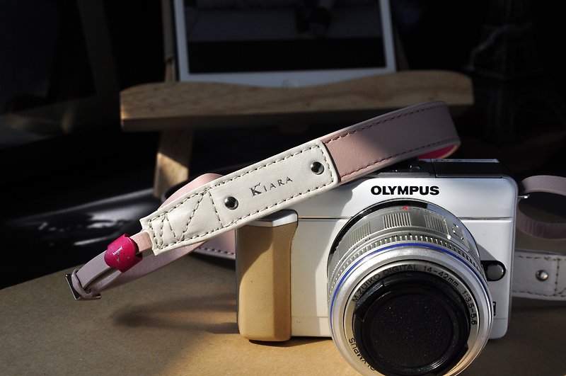 Caelus Young Italian leather strap (pink) - Camera Straps & Stands - Genuine Leather Pink