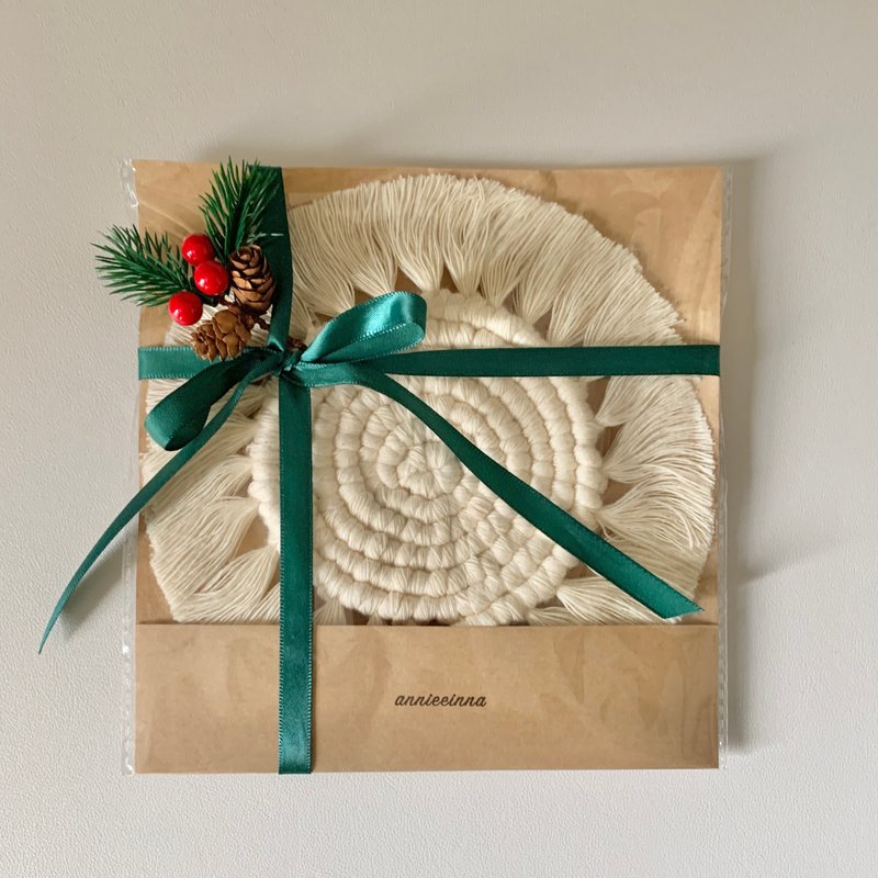 annieeinna Macrame studio 聖誕緞帶包裝 | 果實橡樹葉松果 - 擺飾/家飾品 - 棉．麻 多色