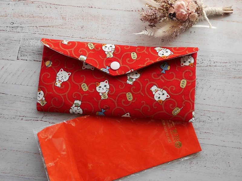 Lucky cat red envelope passbook storage bag - กล่องเก็บของ - ผ้าฝ้าย/ผ้าลินิน สีแดง