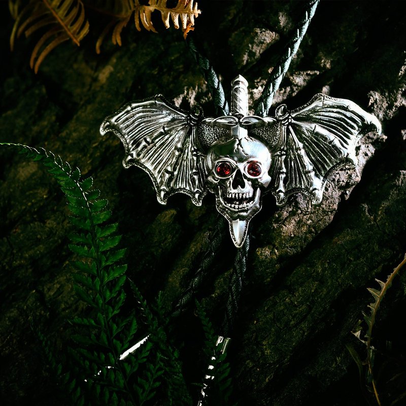 骷髏魔劍 保羅領帶 Bolo Tie 皮革項鍊 皮繩領帶 領繩領帶 骷髏頭 - 領帶/領帶夾 - 人造皮革 銀色
