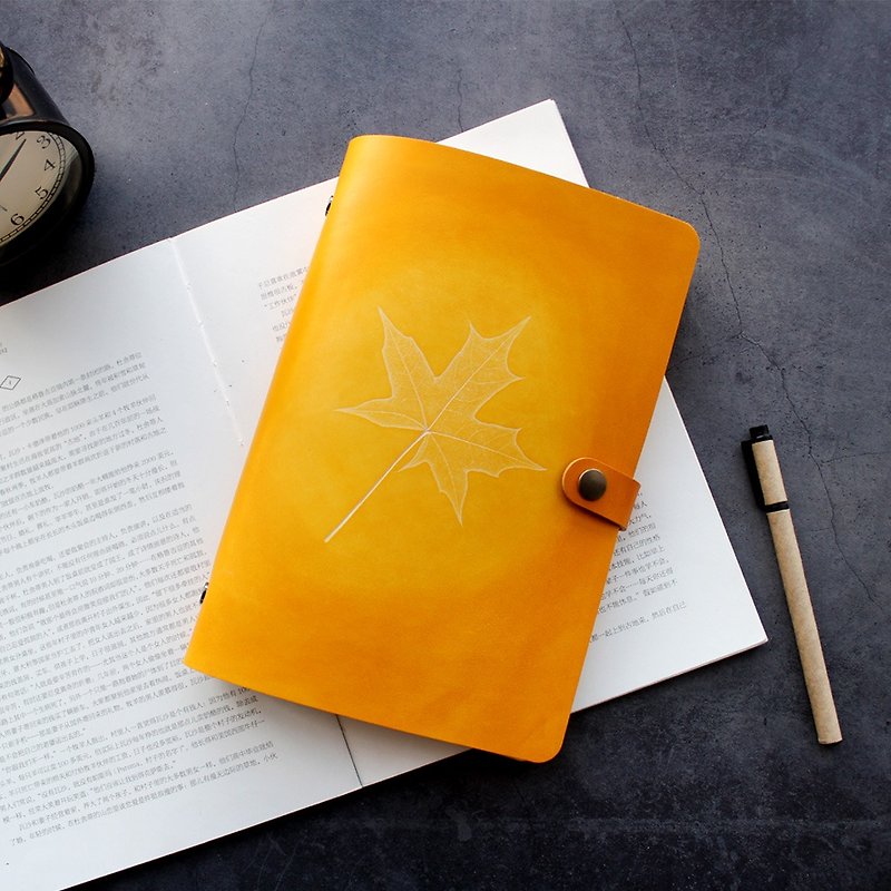 Yellow tea maple leaf A6 A5 A7 loose-leaf notebook handmade leather notebook leather notebook customization - สมุดบันทึก/สมุดปฏิทิน - หนังแท้ สีเหลือง
