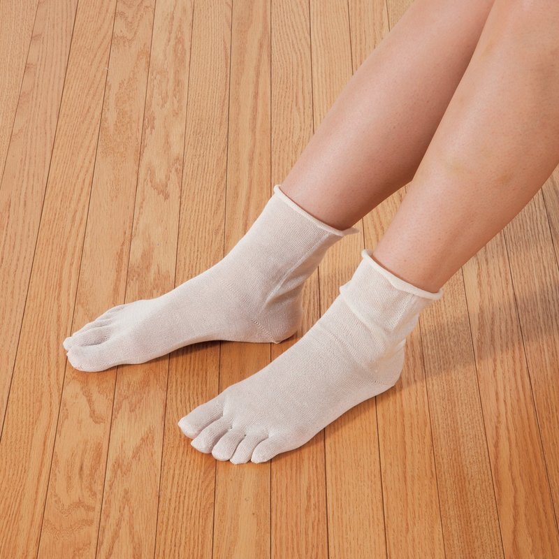 Made in Japan Cocoonfit full silk toe socks first layer replacement size S - ถุงเท้า - ผ้าไหม ขาว