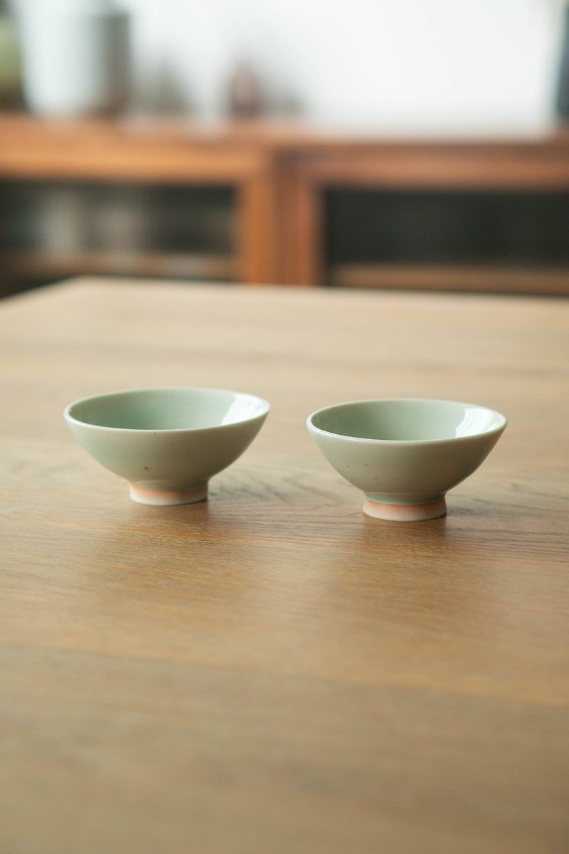 Celadon small tea cups - ถ้วย - เครื่องลายคราม สีเขียว