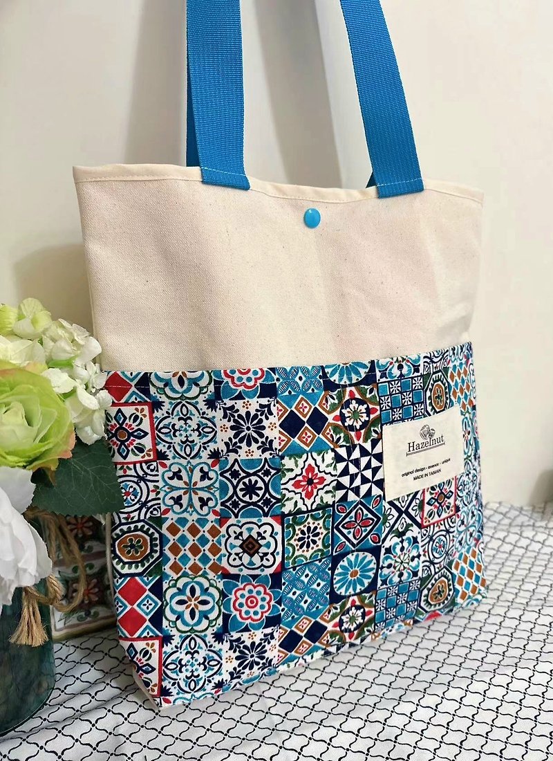 Nordic flower tile dark blue pattern canvas bag/handbag/cotton canvas - กระเป๋าแมสเซนเจอร์ - ผ้าฝ้าย/ผ้าลินิน 