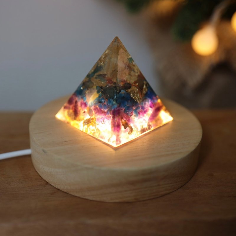 [カスタマイズギフト]イエローヒーリング金箔知恵オルゴナイトピラミッドナイトライトオルゴナイトパープルウォーター - 照明・ランプ - クリスタル ブルー