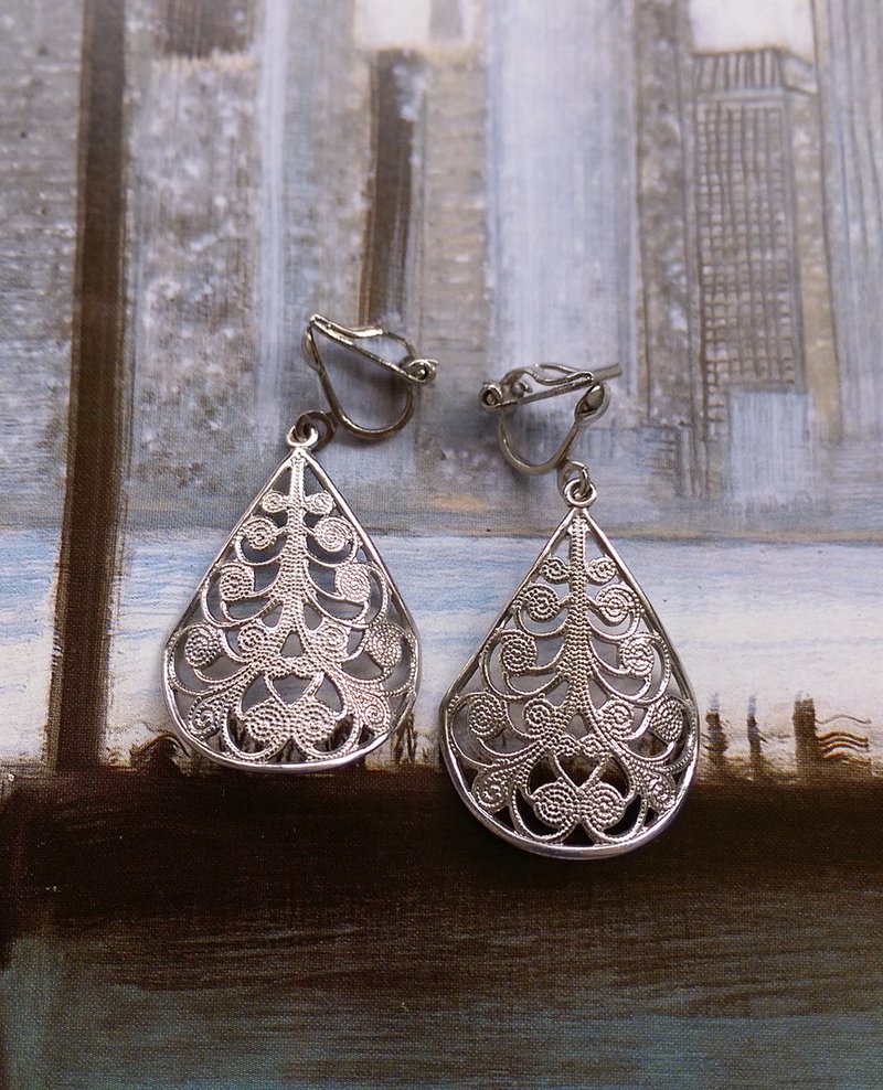 細線細工のファンフィリグリーシルバークリップピアス。西洋のアンティークジュエリー - ピアス・イヤリング - 金属 シルバー