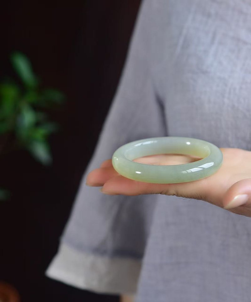 和田玉手鐲 圈口58.2 非常有意境 上手簡單大方 - 手鍊/手環 - 水晶 