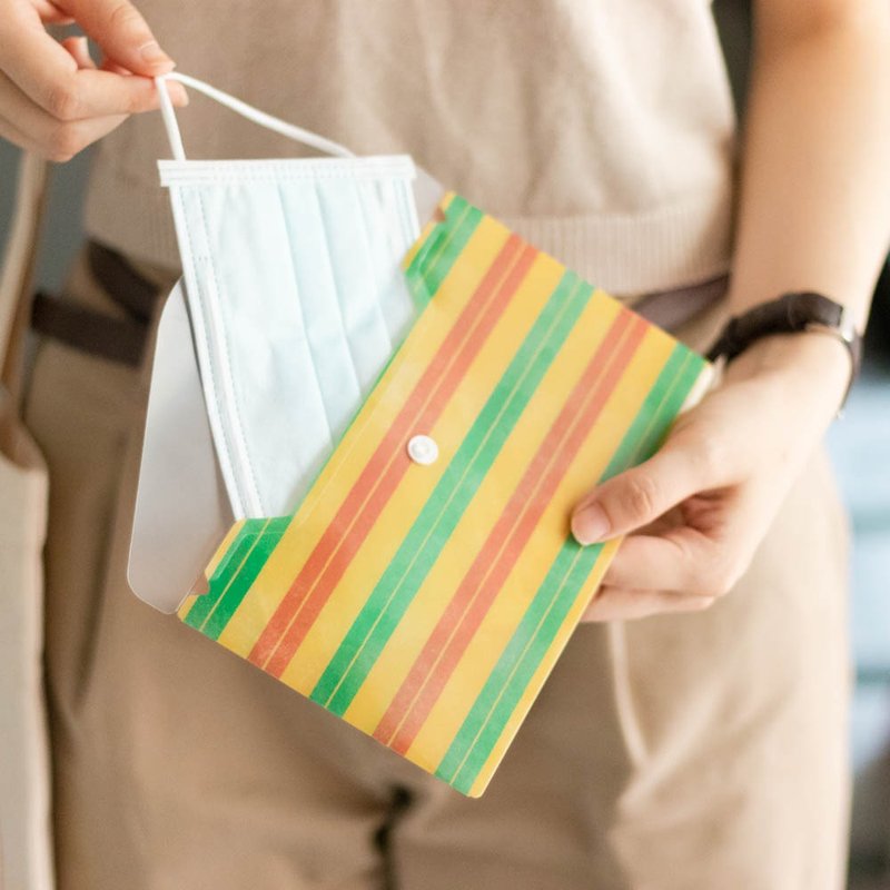 雙層口罩收納夾 (後現代茄芷-黃綠紅) 台灣紀念品/禮物 - 口罩/口罩收納套 - 塑膠 