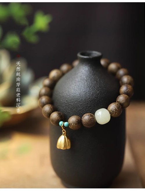 沈香数珠です 8mm 天然木 ブレスレット 沈香のブレスレット】8mmの希少な沈香木数珠、シンプルでモダン