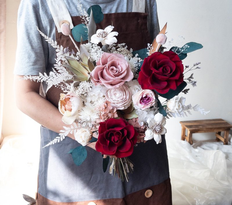 Eternal Bridal Bouquet | Classic Red - Dried Flowers & Bouquets - Plants & Flowers Red