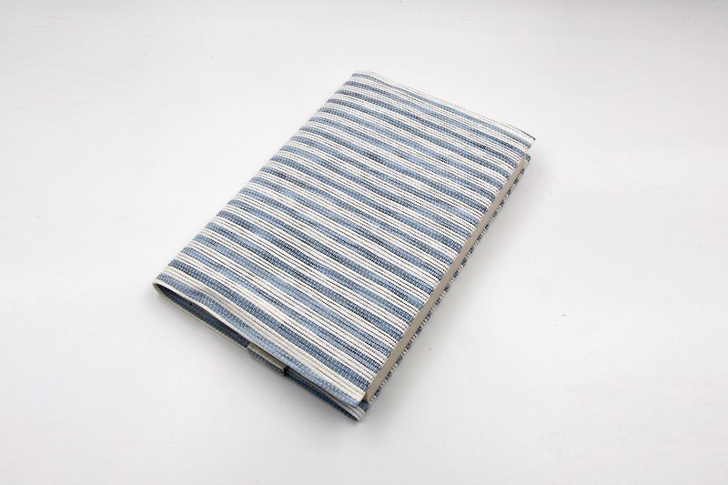 [Paper cloth home] book cover, book jacket, hand account cover, notebook cover (A5/G16K) blue and white - สมุดบันทึก/สมุดปฏิทิน - กระดาษ สีน้ำเงิน