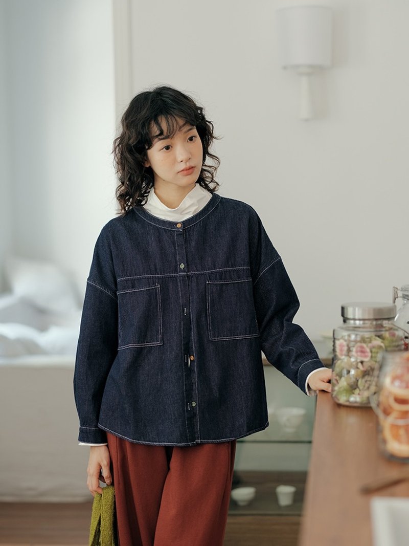 環保染不掉色牛仔外套 復古圓領口袋分割線設計 秋 - 女上衣/長袖上衣 - 棉．麻 藍色