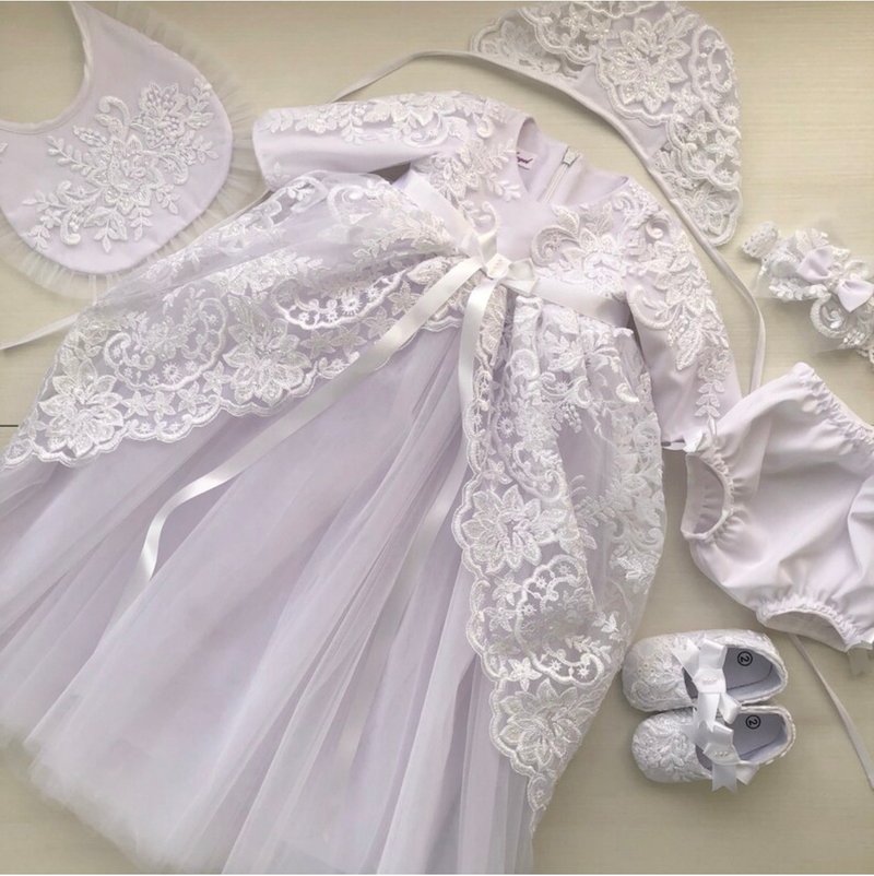 White lace dress, headband, bonnet, panties, bib and shoes for baby girl. - 男/女童禮服 - 其他材質 白色