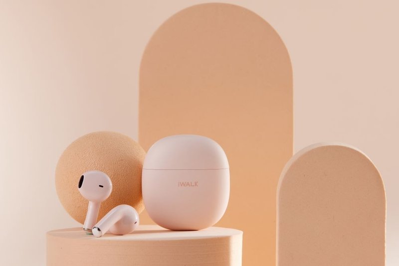 【iWALK】Eluan Stone Bluetooth Headphones-Luoying Pink - Headphones & Earbuds - Other Materials Pink