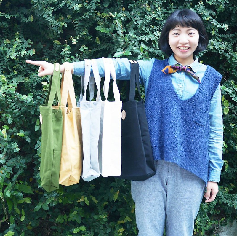 Spring pig limited canvas bag - กระเป๋าแมสเซนเจอร์ - ผ้าฝ้าย/ผ้าลินิน สีเหลือง