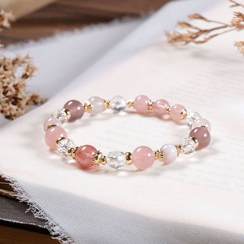 Strawberry crystal purple chalcedony cherry agate white crystal pink crystal bracelet natural ore crystal - สร้อยข้อมือ - เครื่องเพชรพลอย สึชมพู