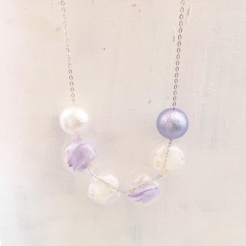 LaPerle pink and purple amaranth white geometric glass beads necklace glass beads transparent bubble bead necklace necklace necklace necklace birthday gift Preserved Flower Necklace - สร้อยติดคอ - แก้ว สีม่วง