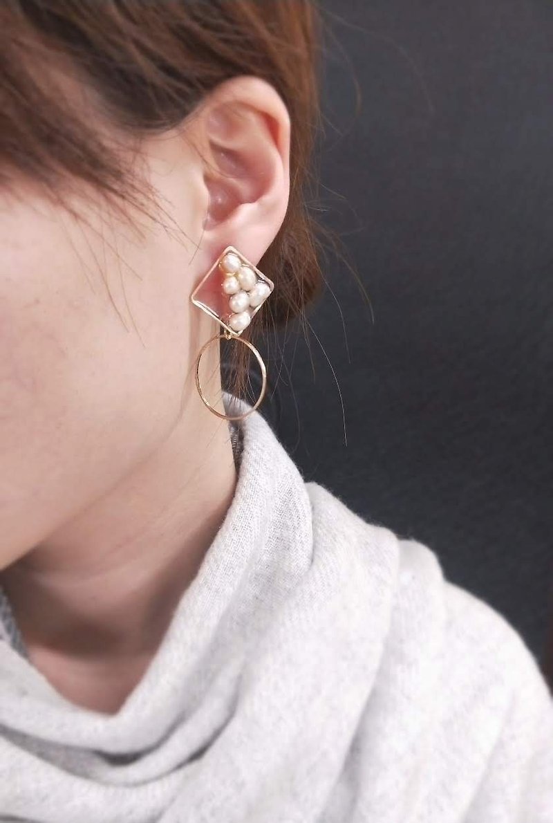 earring. Two way pearl box resin ear clip ear clip earrings - ต่างหู - เรซิน สึชมพู