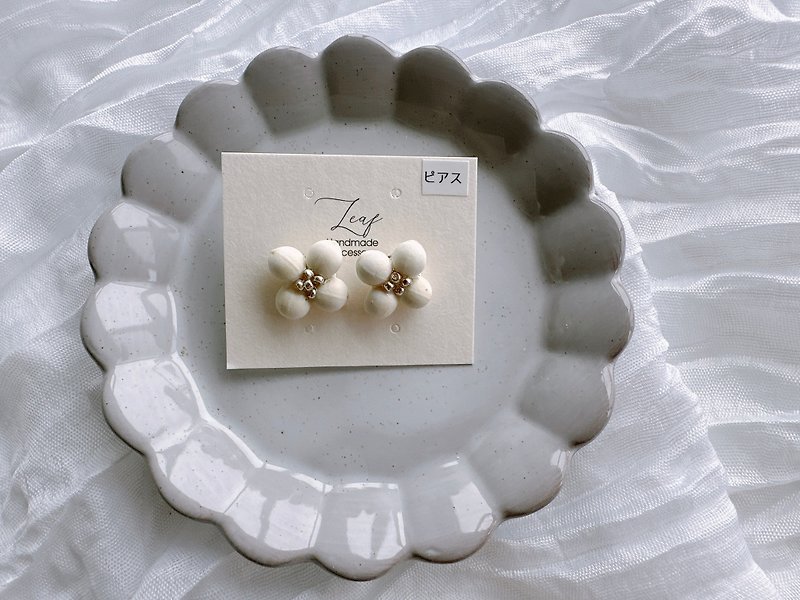 Danxue/Japanese fruit handmade earrings - ต่างหู - วัสดุอื่นๆ ขาว
