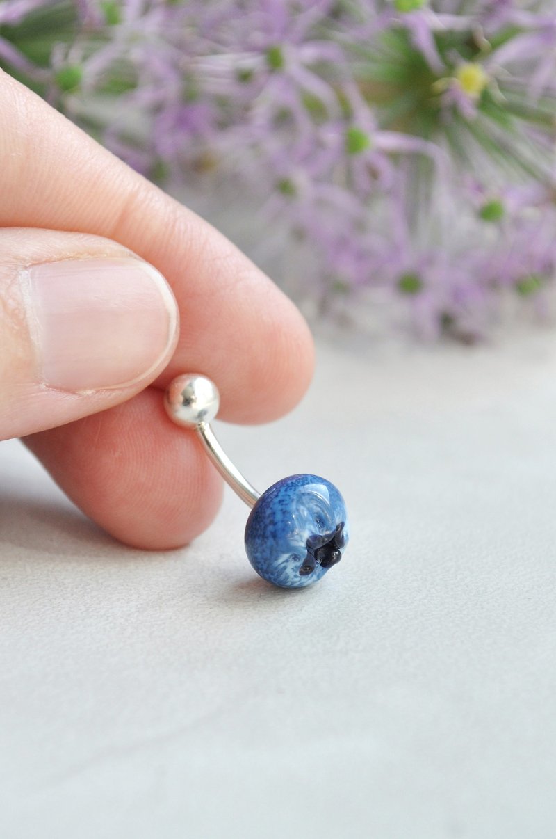 Navel curved barbell Snug piercing jewelry Blueberry belly button ring - 其他 - 玻璃 藍色